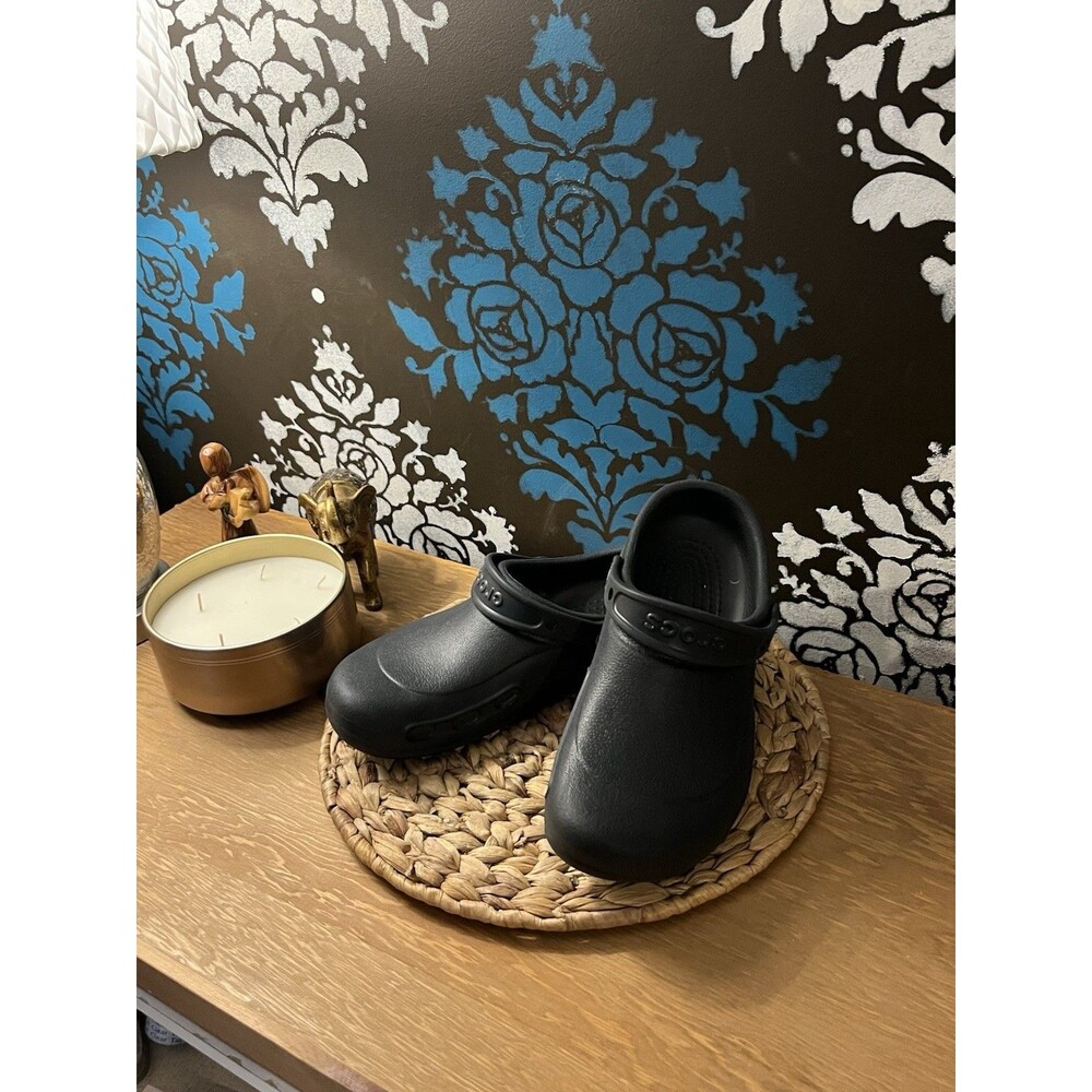 Crocs Unisex Men's Sz 7 Women's Sz 9 Classic Clogs Black Shoes